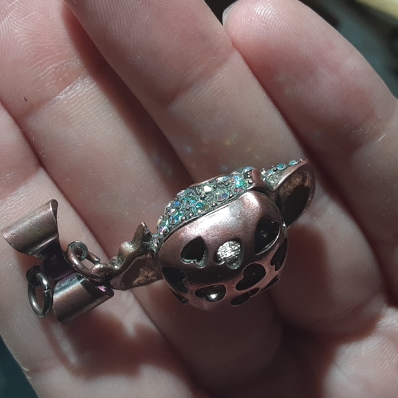 Betsey Johnson Skull and Hearts Pendant - Picture 6 of 13